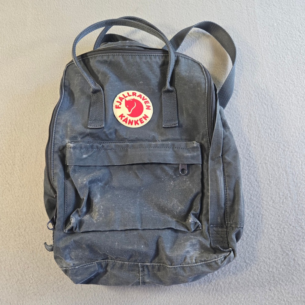 Fjallraven Kanken Backpack Unisex Medium Navy Blue Vinylon Classic 23510